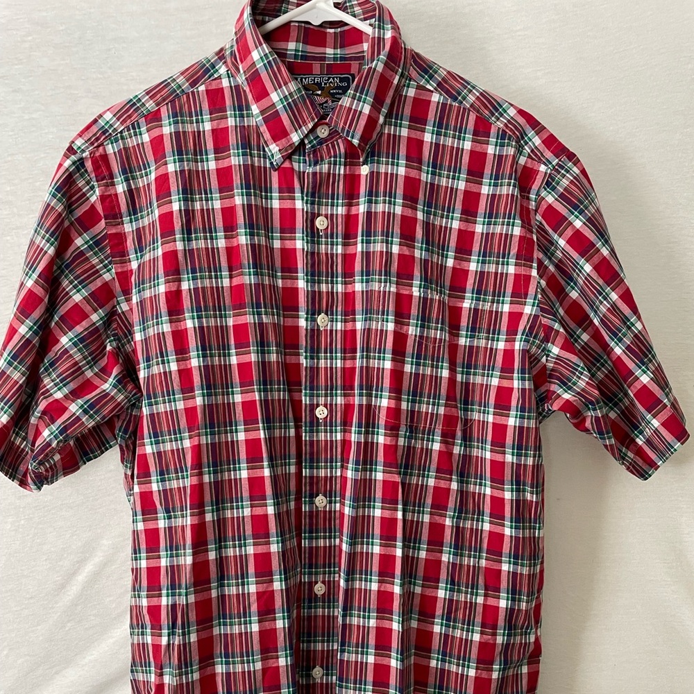 Large American living button down